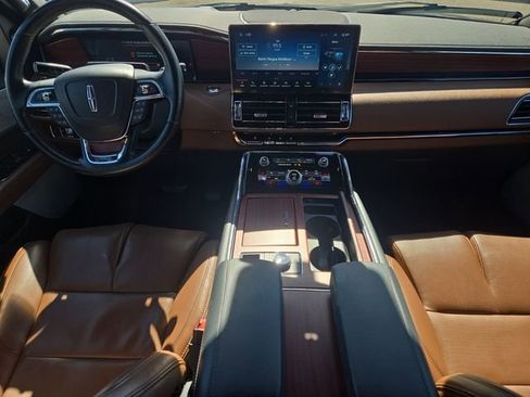 Used 2022 Lincoln Navigator Reserve image 18