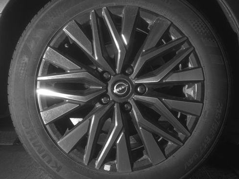 Used 2025 Nissan Altima 2.5 SV image 15