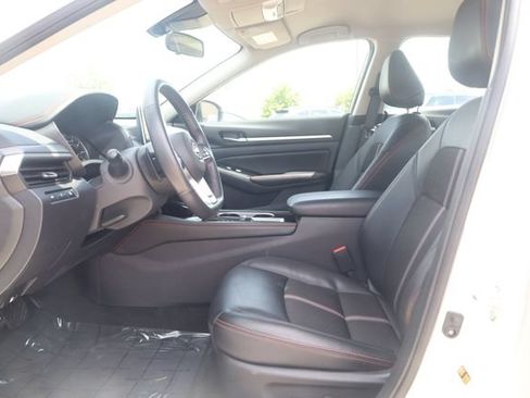 Certified 2025 Nissan Altima 2.5 SR FWD image 12