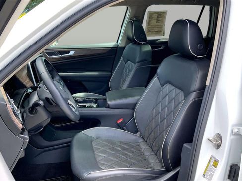 Used 2024 Volkswagen Atlas SEL Premium R-Line AWD/4WD image 9
