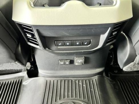 Used 2022 Toyota Tundra Capstone AWD/4WD image 22