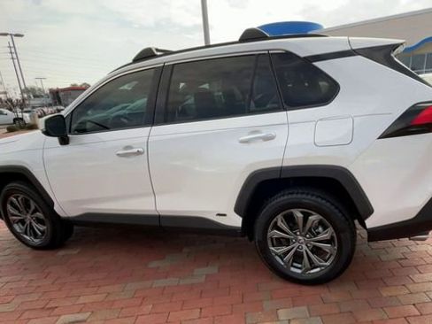 Used 2022 Toyota RAV4 Limited image 7