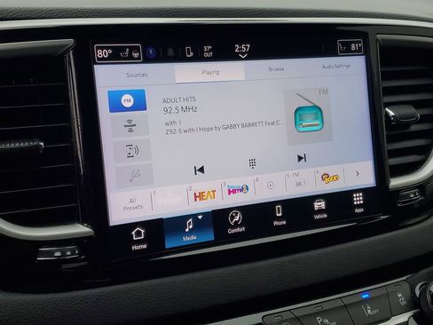 Used 2024 Chrysler Pacifica Touring-L FWD image 19