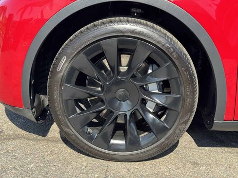 Used 2021 Tesla Model Y Long Range AWD/4WD image 7