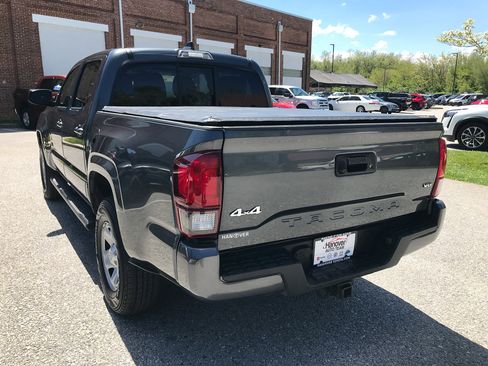 Certified 2023 Toyota Tacoma SR AWD/4WD image 5