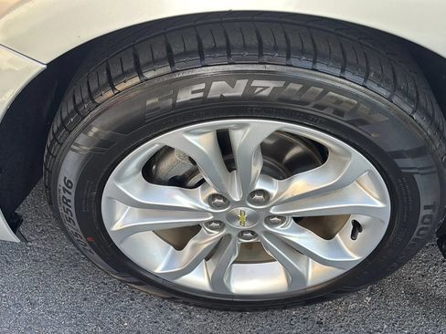 Used 2019 Chevrolet Cruze LS w/ LS Convenience Package FWD image 32