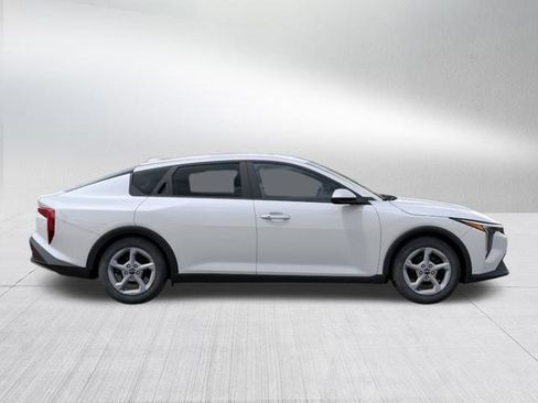 New 2025 Kia K4 LXS image 7