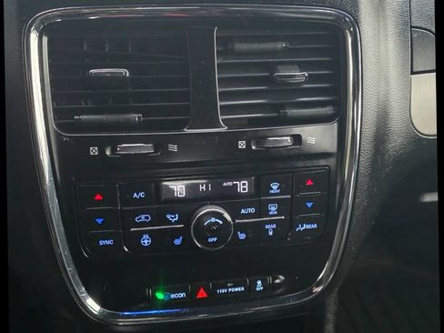 Used 2018 Dodge Grand Caravan GT FWD image 19