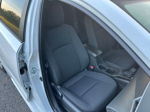 Certified 2025 Toyota Corolla LE FWD image 15