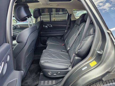 Certified 2025 Genesis GV80 3.5T Prestige AWD/4WD image 23