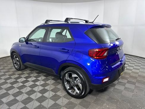 Certified 2024 Hyundai Venue SEL image 5