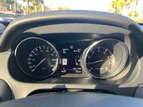 Used 2016 Land Rover Discovery Sport HSE AWD/4WD image 18