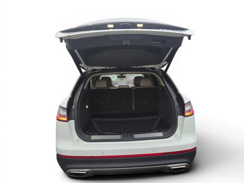 Used 2020 Lincoln Nautilus Reserve w/ Cargo Utility Package FWD image 5