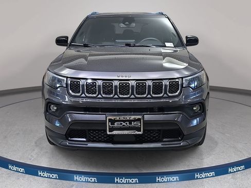 Used 2023 Jeep Compass Latitude AWD/4WD image 3