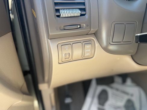 Used 2014 Kia Sedona LX FWD image 31
