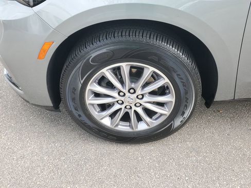 Certified 2024 Buick Enclave Essence w/ Technology Package image 11