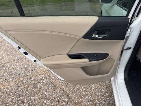 Used 2017 Honda Accord EX-L image 11