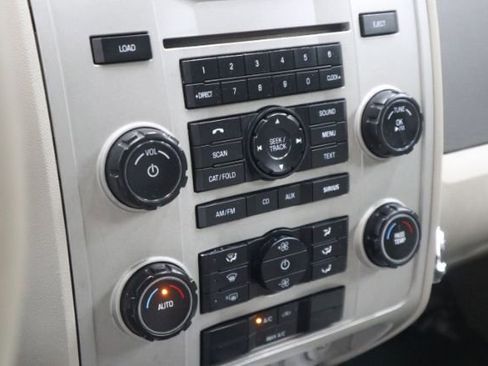 Used 2010 Ford Escape Limited image 13