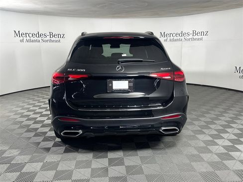 Used 2025 Mercedes-Benz GLC 300 4MATIC image 6