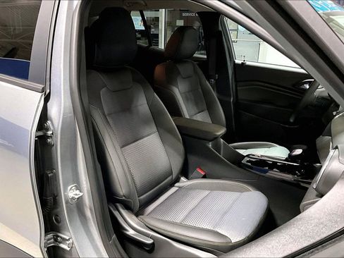 Used 2025 Chevrolet Trax LT w/ Driver Confidence Package image 7