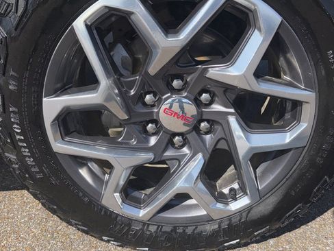 Used 2022 GMC Sierra 1500 SLT w/ SLT Premium Plus Package image 5