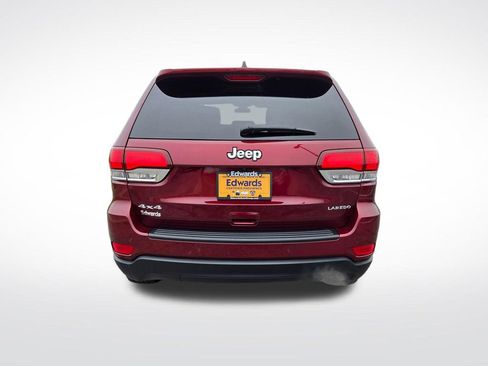 Used 2020 Jeep Grand Cherokee Laredo image 4