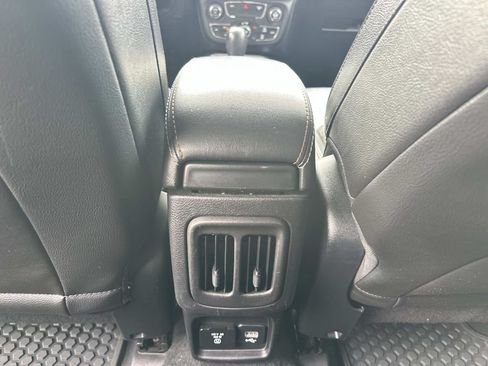 Used 2018 Jeep Compass Latitude w/ Popular Equipment Group AWD/4WD image 14