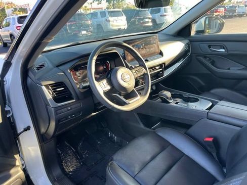 Used 2024 Nissan Rogue SL FWD image 6