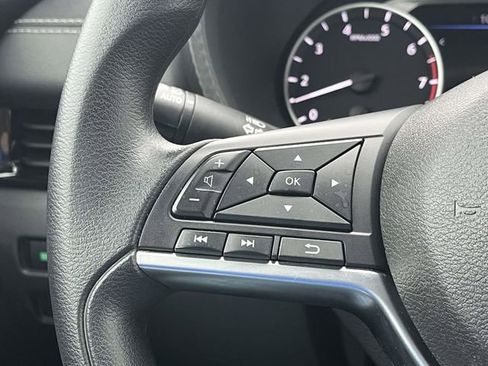 Used 2024 Nissan Sentra SV FWD image 25