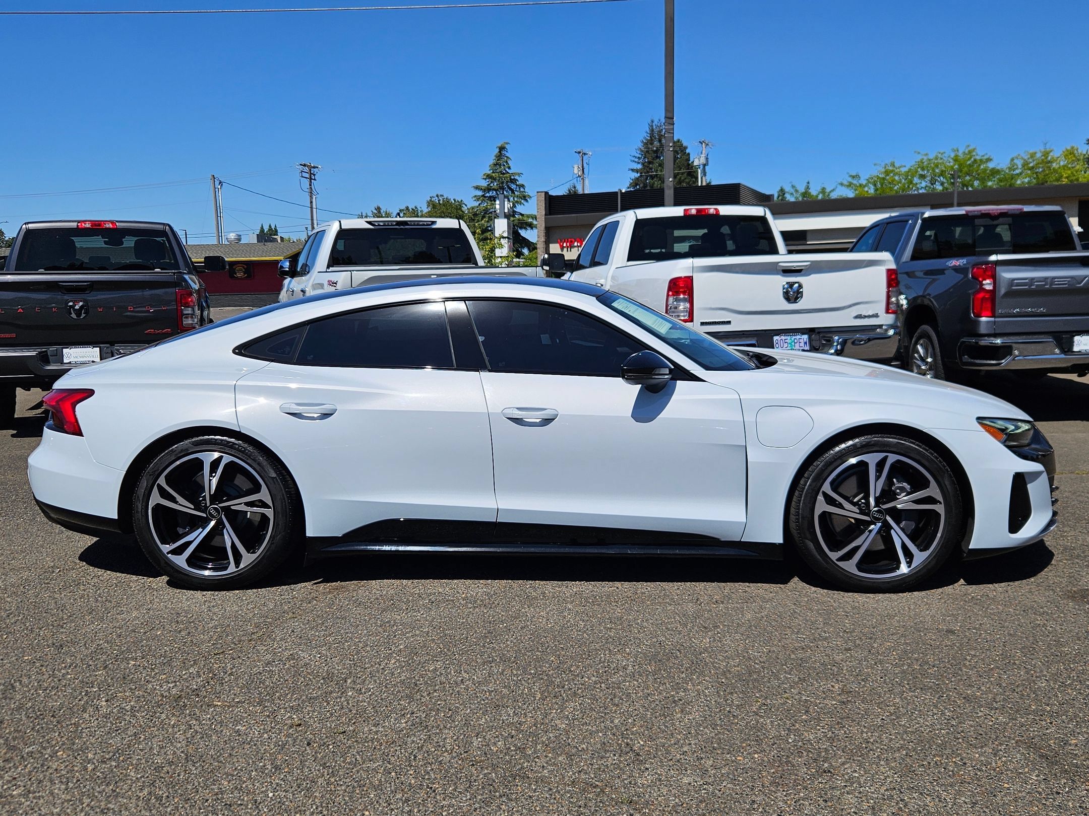 Used 2024 Audi e-tron GT Premium Plus AWD/4WD image 6