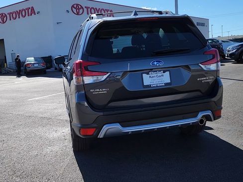 Used 2023 Subaru Forester Touring image 3