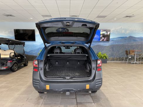 Used 2022 Subaru Outback Wilderness image 11