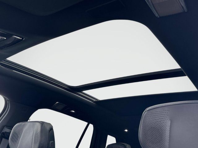 New 2027 Cadillac Vistiq Sport w/ LPO, Floor Liner Package AWD/4WD image 9