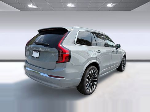 New 2026 Volvo XC90 B5 Plus image 9