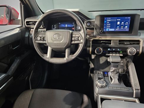 Certified 2025 Toyota Tacoma SR5 AWD/4WD image 9