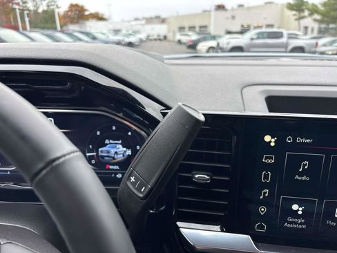 Used 2024 GMC Sierra 1500 SLT image 29