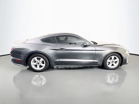 Used 2018 Ford Mustang Coupe RWD image 31