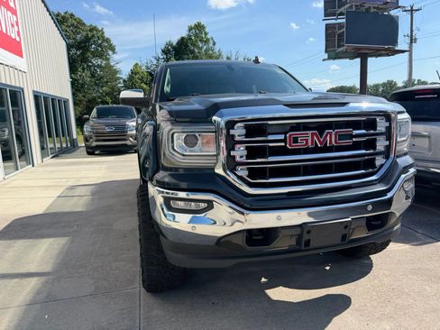 Used 2017 GMC Sierra 1500 SLT w/ SLT Premium Package AWD/4WD image 38