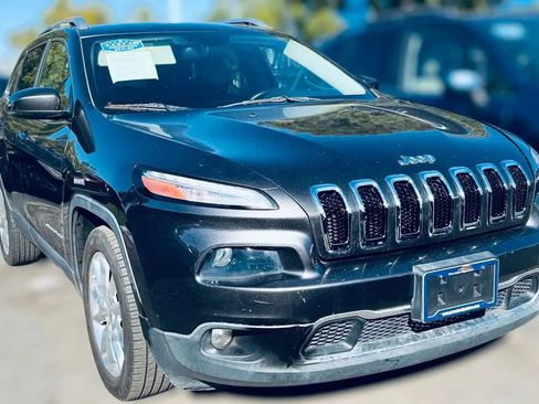 Used 2016 Jeep Cherokee Limited FWD image 2
