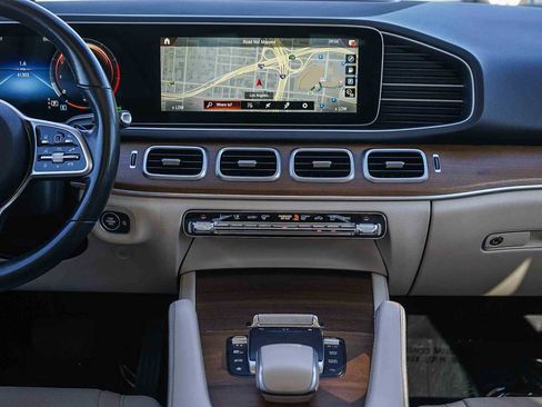 Used 2022 Mercedes-Benz GLE 350 4MATIC w/ Premium Package image 13