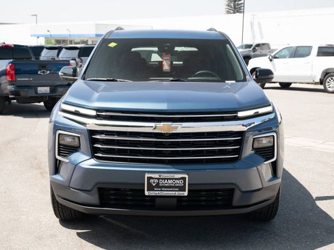 New 2026 Chevrolet Traverse LT w/ Driver Confidence Package image 2