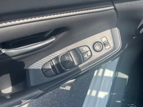 Used 2025 Nissan Sentra S FWD image 12