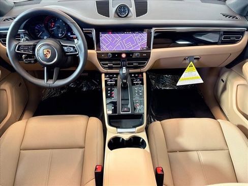Used 2026 Porsche Macan AWD/4WD image 20