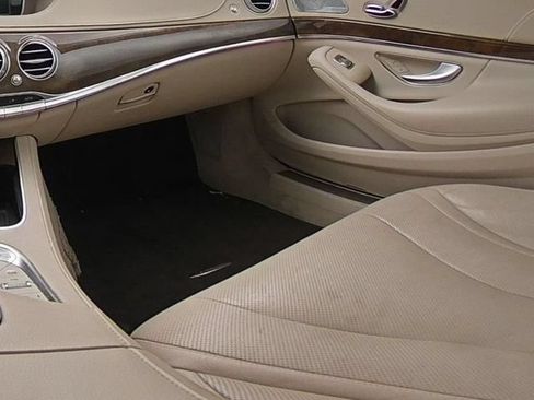 Used 2017 Mercedes-Benz S 550 Sedan image 25