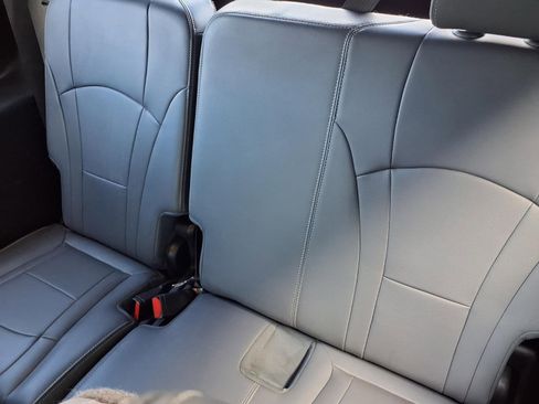 Used 2024 Buick Enclave Premium image 8