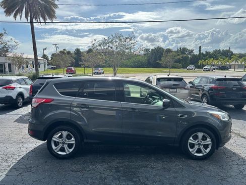 Used 2015 Ford Escape SE FWD image 6