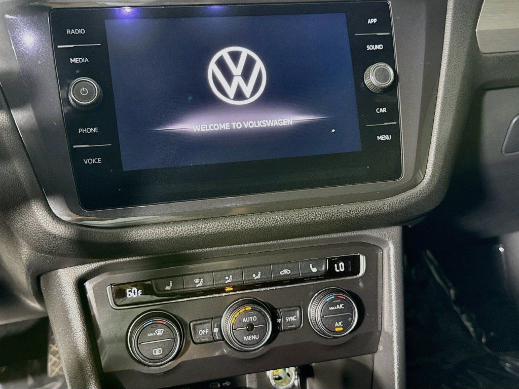 Used 2021 Volkswagen Tiguan SE AWD/4WD image 17