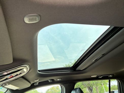 New 2026 Jeep Grand Cherokee Altitude RWD image 7