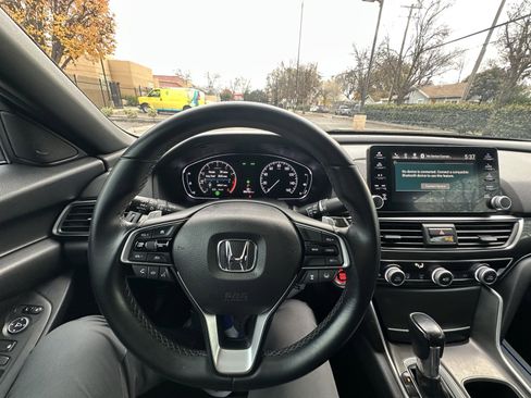 Used 2019 Honda Accord Sport image 10
