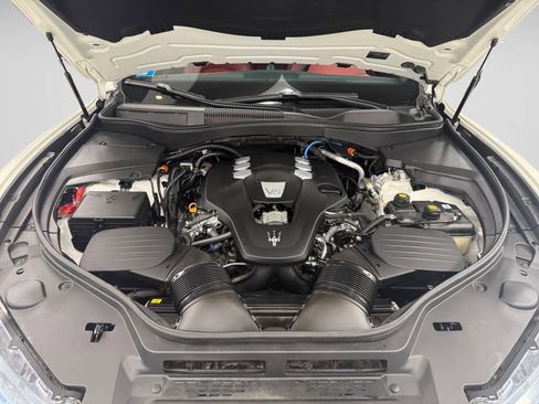 Used 2022 Maserati Levante GT image 8